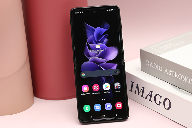 Điện thoại Samsung Galaxy Z Flip3 5G 256GB nhỏ gọn